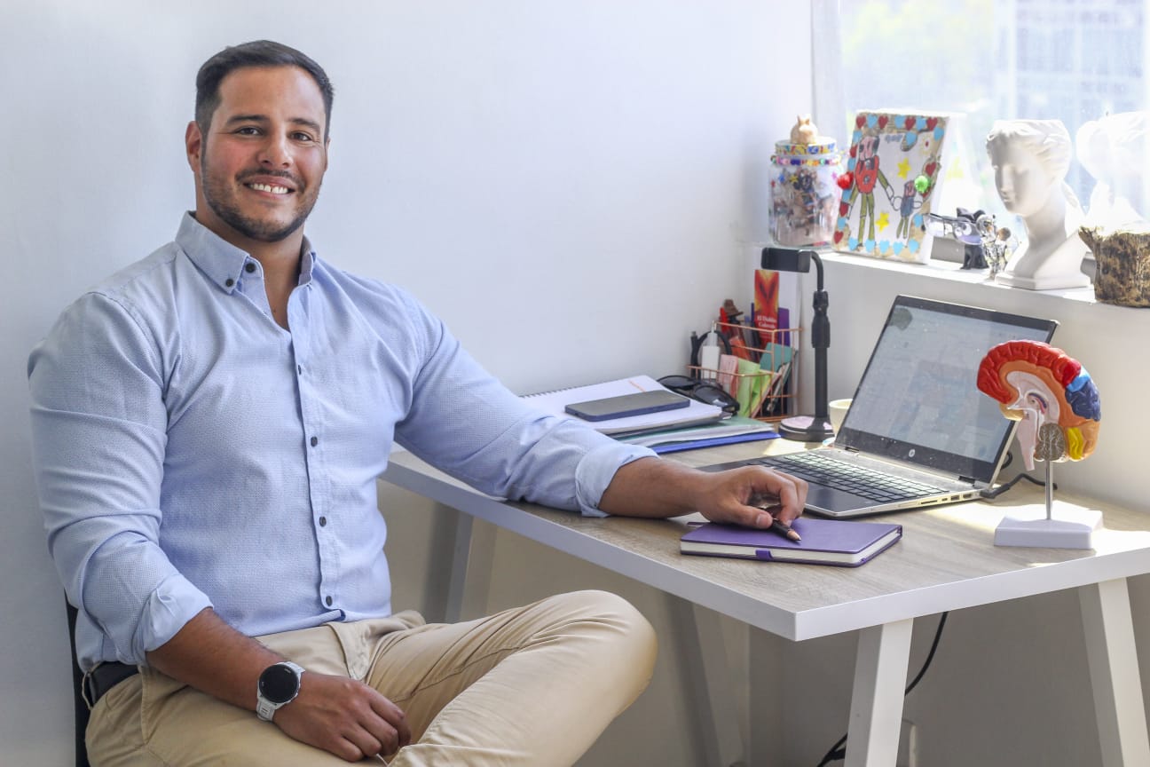 Joaquín Oyanguren en consulta